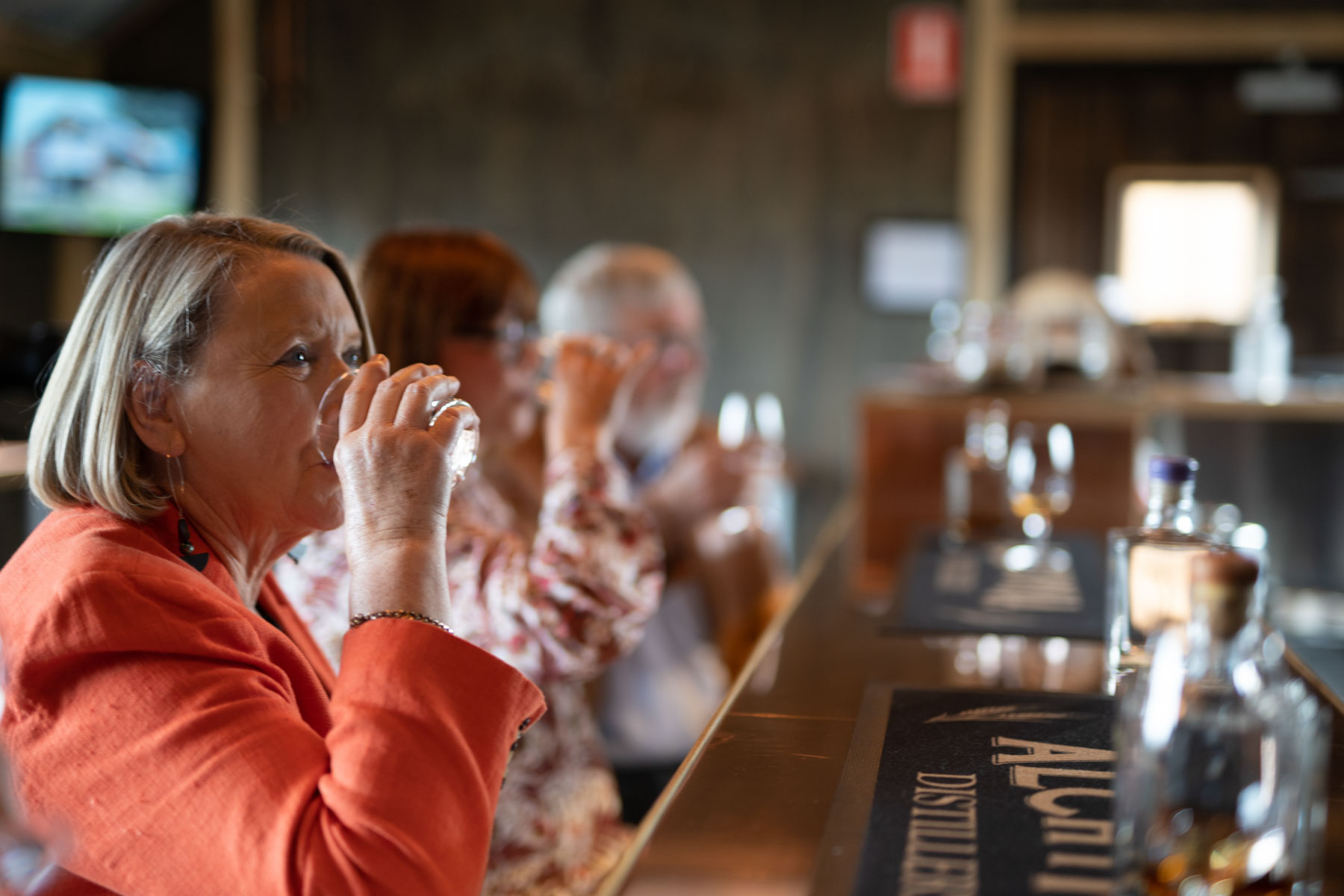 Coastline Tours invites you to uncover the secrets of North West Tasmania's gin scene. Join guided tours that showcase local distilleries, scenic wonders, and the vibrant character of our coastal towns, all while indulging in the world of gin